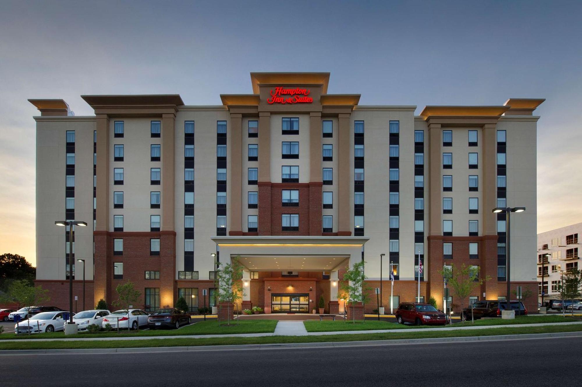 Hampton & Hotel